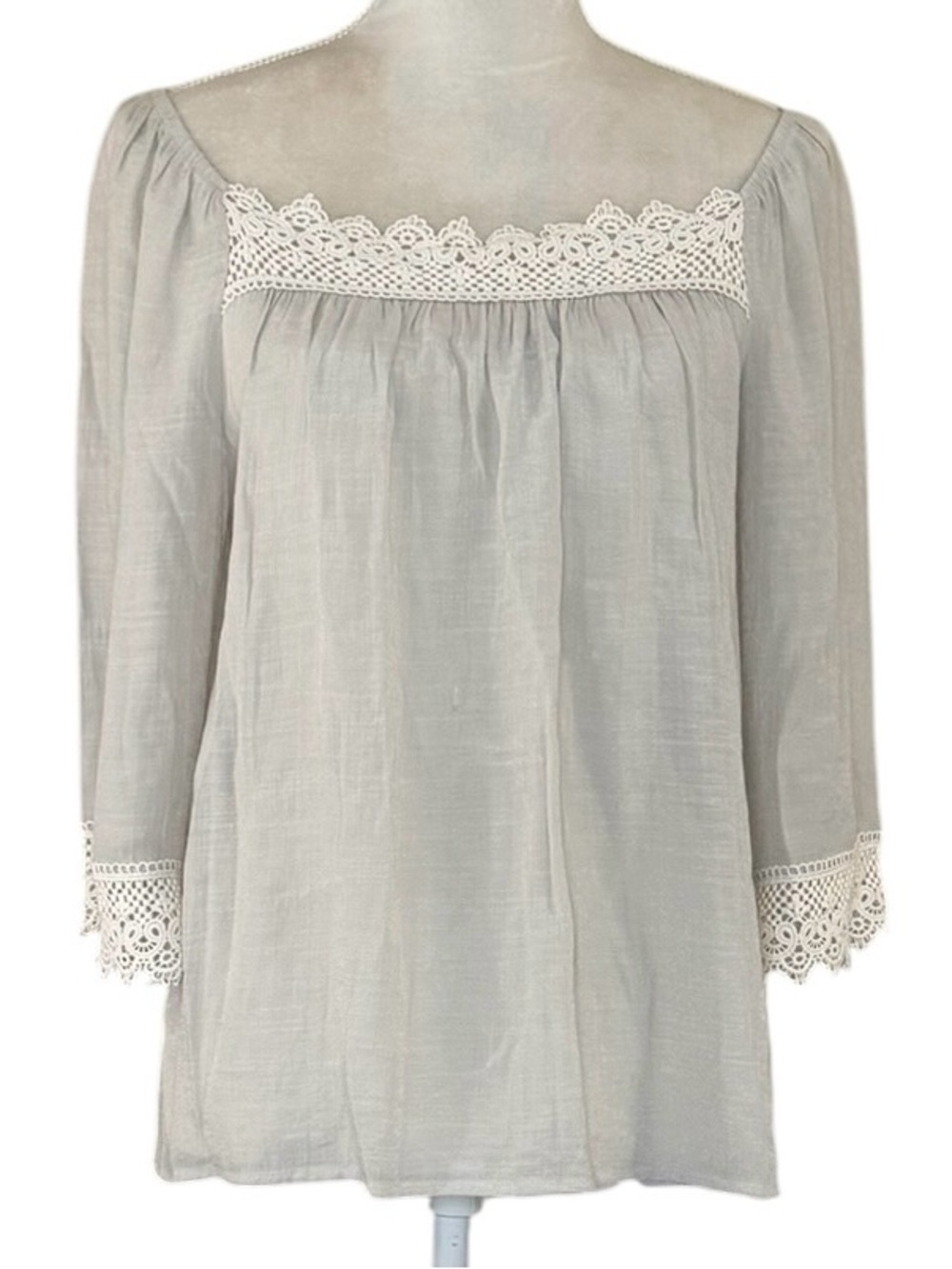 I.N. Studio Petite PM Light Gray Crochet Lace Boho Peasant Blouse 3/4 Sleeve Top